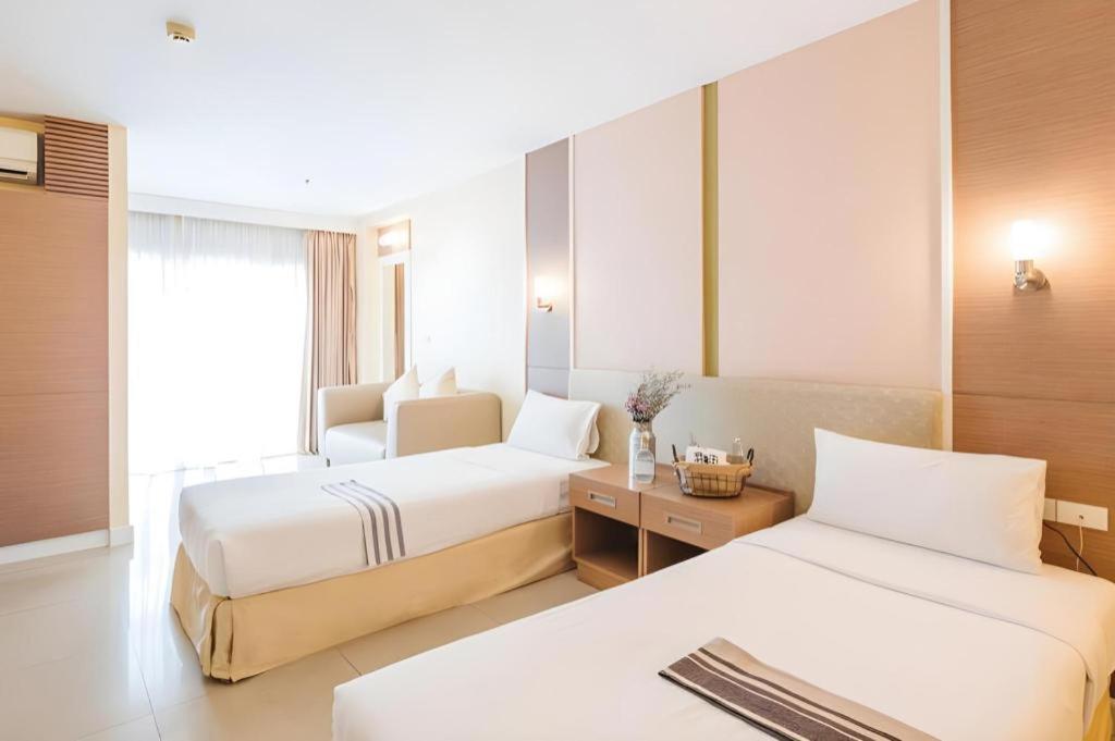 Clef Hotel Bangkok Esterno foto